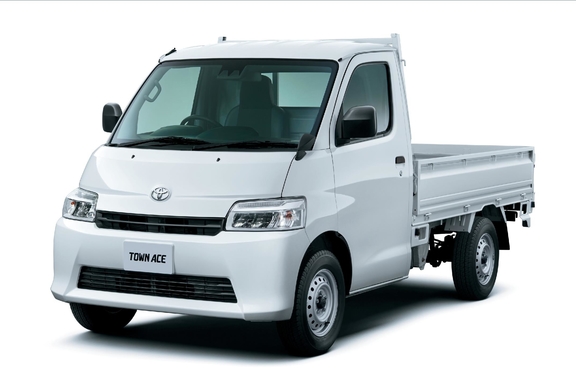 フロントスタイリング　DX“Xエディション”（4WD）・4A/T