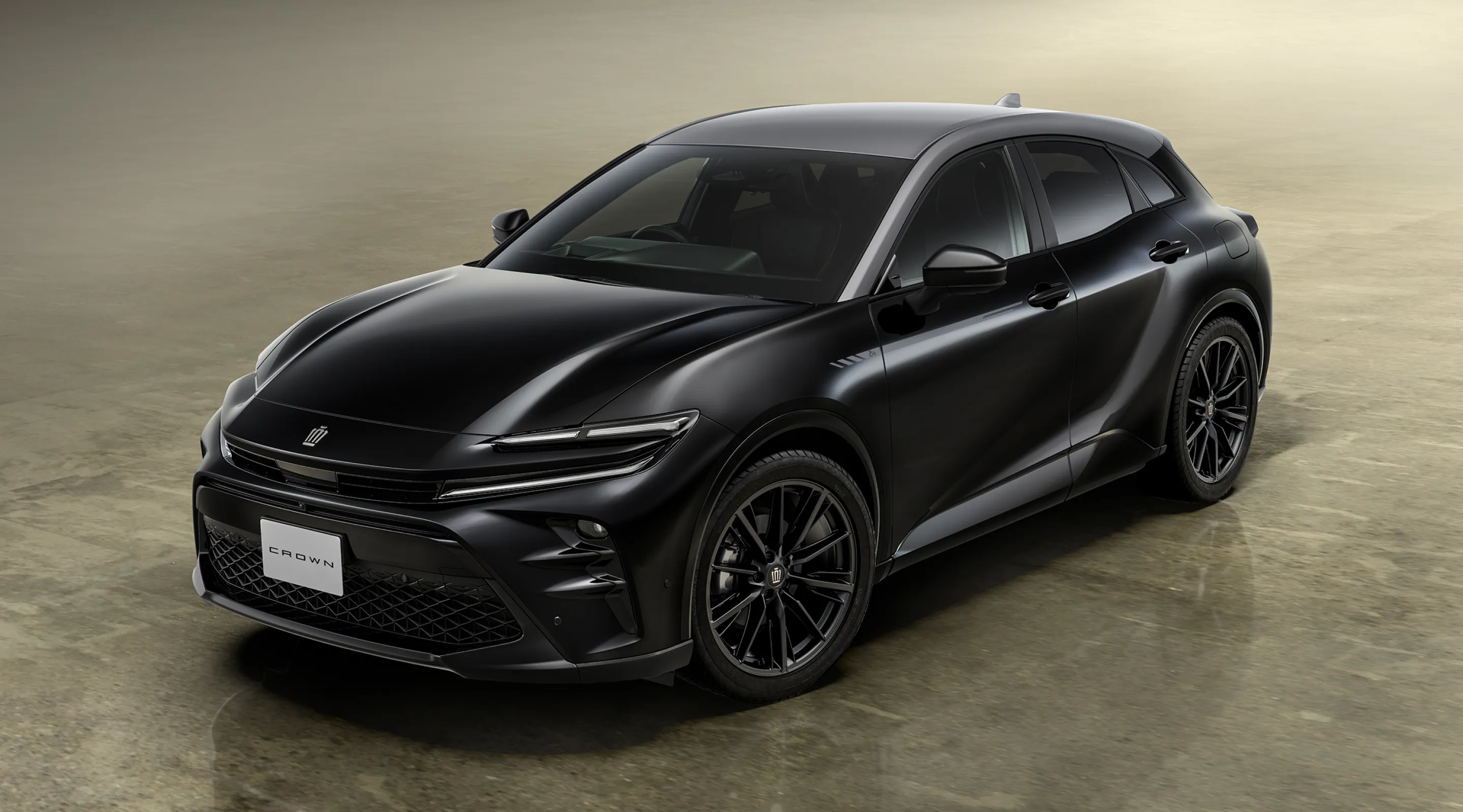 70周年クラウンスポーツ | トヨタカローラ長崎